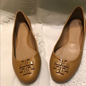 TORY BURCH BALLERINA FLAT TAN SIZE 10.5